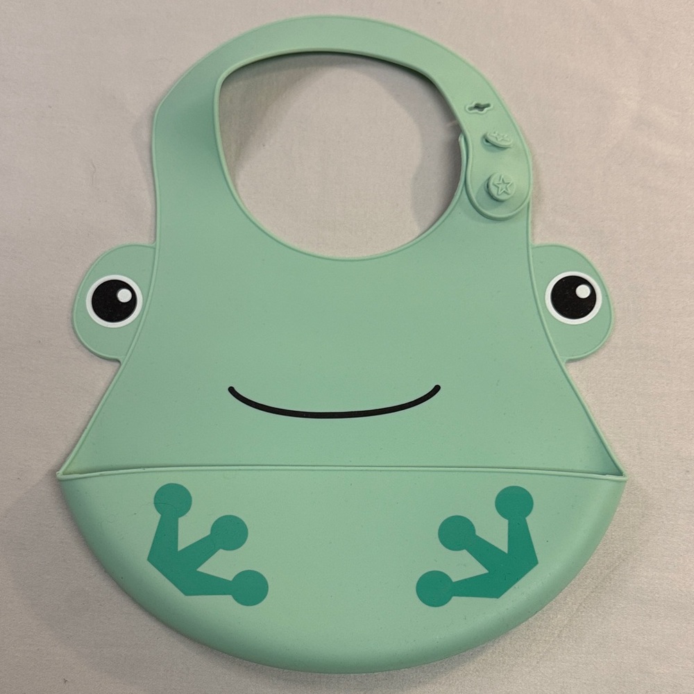 🐥 Green Frog Silicone Bib